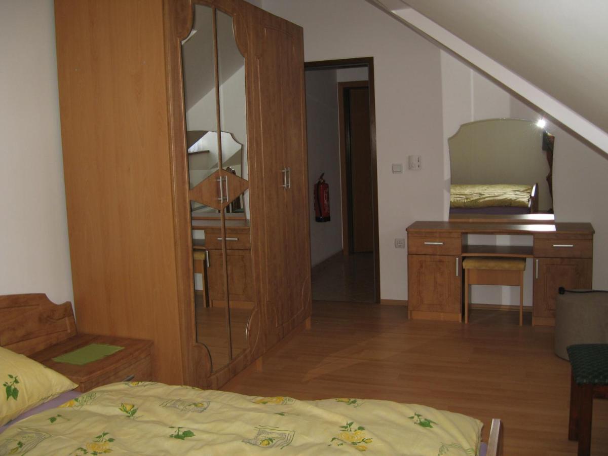 Apartments - Turisticna Kmetija Vrbnjak Ljutomer Bagian luar foto