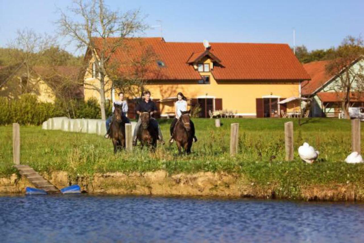 Apartments - Turisticna Kmetija Vrbnjak Ljutomer Bagian luar foto